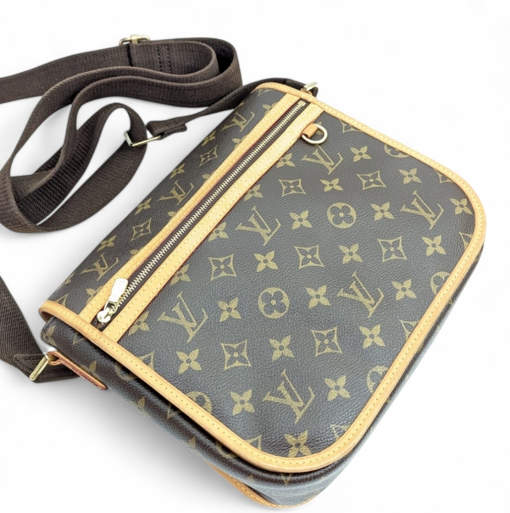 ✨️Authentic Louis Vuitton Bosphore PM monogram Crossbody Bag - Picture 7 of 14